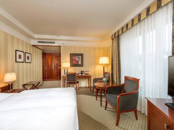 JW Marriott Hotel Berlin : photo 6 de la chambre chambre classique avec lit queen-size - vue sur ville