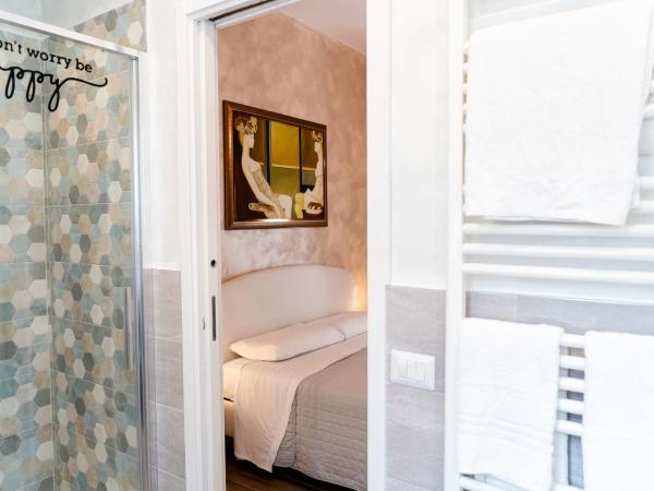 MARCANTONIO ROOM Ampia camera con bagno privato e self check in : photo 1 de la chambre chambre double avec salle de bains privative