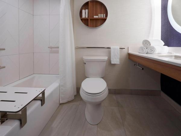 Fairfield Inn by Marriott Montreal Downtown : photo 6 de la chambre chambre lit king-size