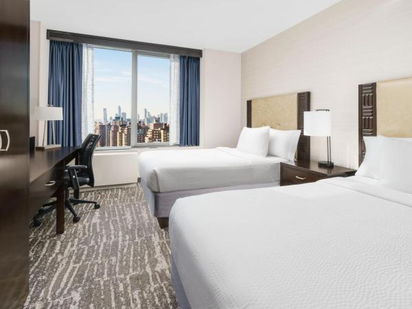 Fairfield Inn & Suites by Marriott New York Midtown Manhattan/Penn Station : photo 1 de la chambre chambre double deluxe - vue sur ville