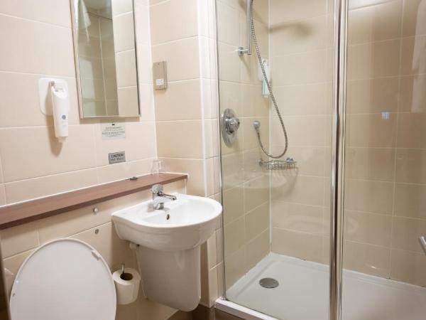 Wellington Hotel by Greene King Inns : photo 5 de la chambre petite chambre double