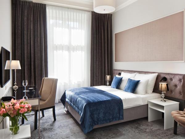 Wyndham Grand Krakow Old Town : photo 4 de la chambre chambre lit queen-size standard - non-fumeurs