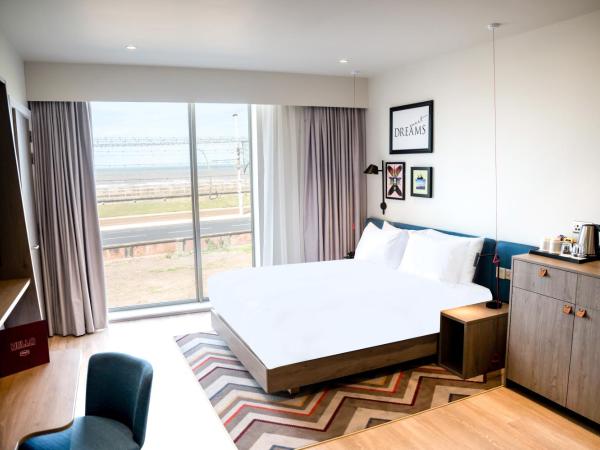 Hampton By Hilton Blackpool : photo 6 de la chambre premium queen room with view - accessible