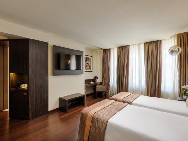 Hotel The Square Milano Duomo - Preferred Hotels & Resorts : photo 7 de la chambre chambre triple deluxe