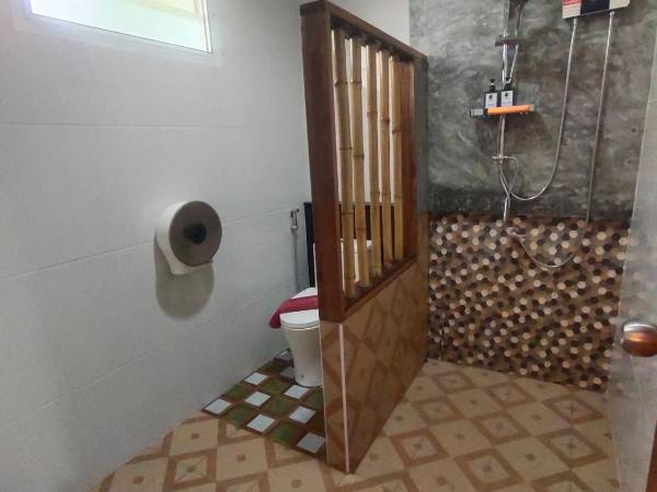 Lanta Riviera Beach Resort : photo 3 de la chambre bungalow - vue sur jardin