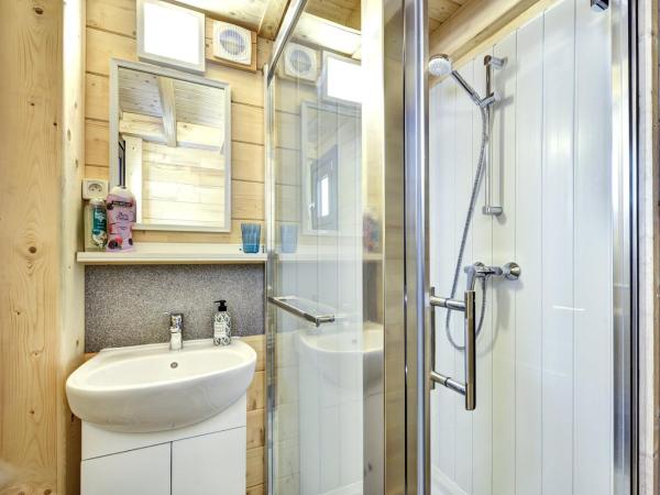 LA FERME de BELLINE Chalets ou Gîtes & SPA : photo 8 de la chambre chalet 3 chambres