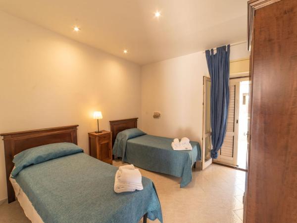 Borgo Marino Plemmirio : photo 6 de la chambre chambre familiale avec terrasse 