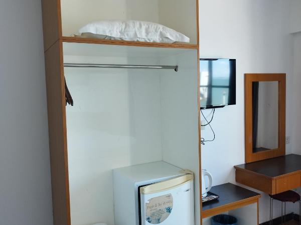 Marine Bay Hotel : photo 3 de la chambre chambre lit king-size - vue sur mer