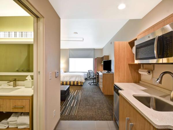 Home2 Suites by Hilton Dallas Downtown at Baylor Scott & White : photo 2 de la chambre studio lit queen-size - non-fumeurs
