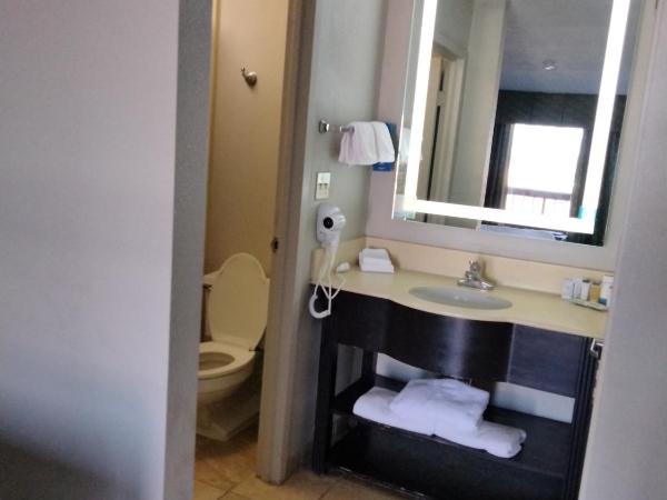 Days Inn & Suites by Wyndham Albuquerque North : photo 3 de la chambre chambre double avec 2 lits doubles - non-fumeurs