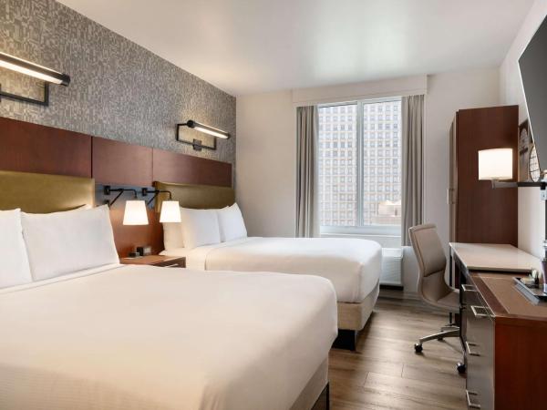 DoubleTree by Hilton New York Downtown : photo 1 de la chambre chambre double – vue sur ville