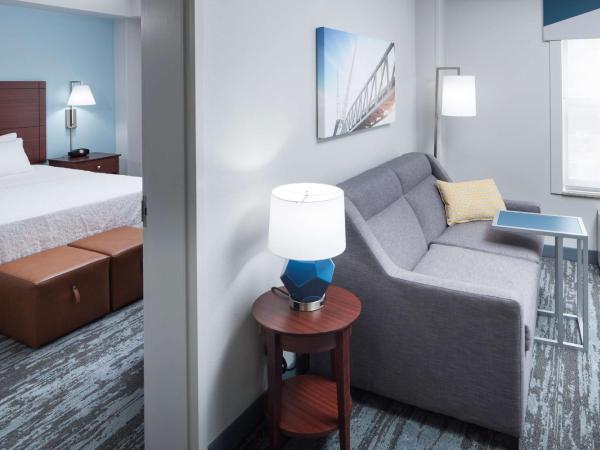 Hampton Inn & Suites Oklahoma City-Bricktown : photo 1 de la chambre suite 1 chambre lit king-size - non-fumeurs