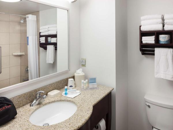 Hampton Inn & Suites Oklahoma City-Bricktown : photo 4 de la chambre chambre lit king-size - non-fumeurs