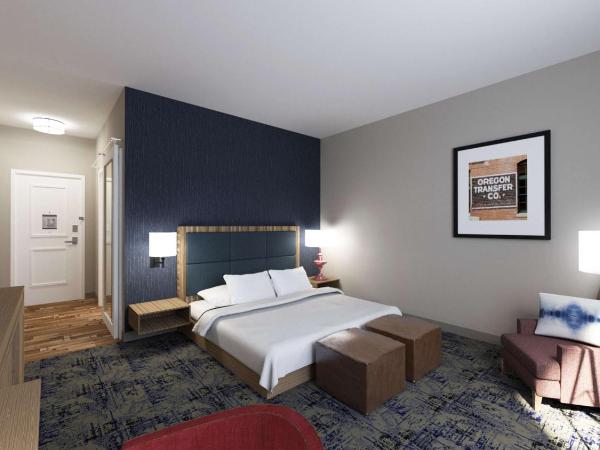 Hampton Inn And Suites By Hilton Portland-Pearl District : photo 4 de la chambre chambre lit king-size avec mini-réfrigérateur - non-fumeurs
