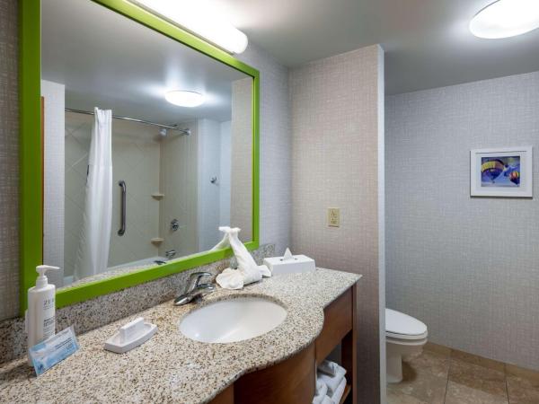 Hampton Inn & Suites St. Louis at Forest Park : photo 5 de la chambre chambre lit king-size - non-fumeurs