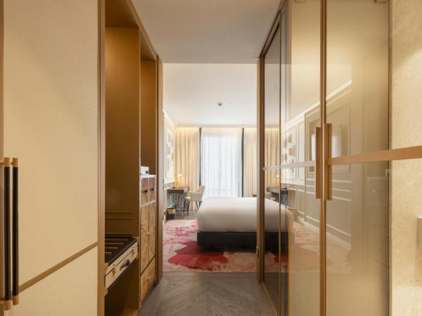 The Emerald House Lisbon - Curio Collection By Hilton : photo 6 de la chambre chambre lit king-size deluxe