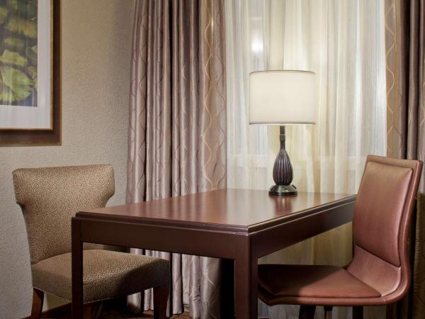 Embassy Suites by Hilton Dallas Near the Galleria : photo 6 de la chambre suite lit king-size
