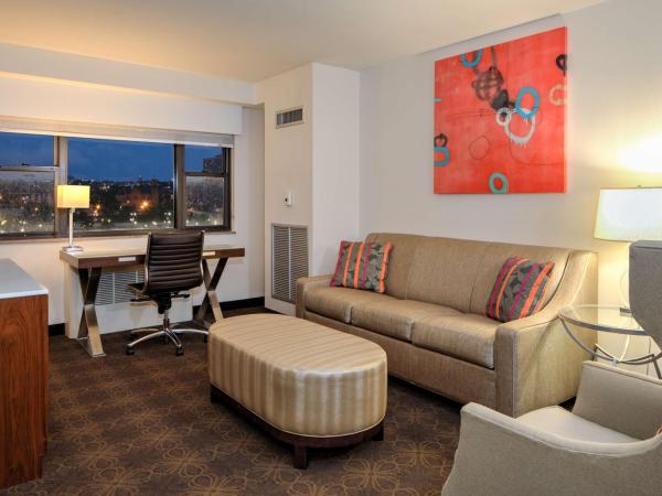DoubleTree by Hilton Hotel & Suites Pittsburgh Downtown : photo 2 de la chambre suite 2 chambres