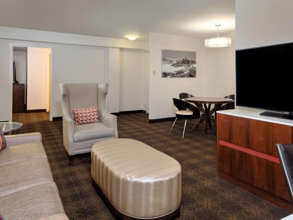 DoubleTree by Hilton Hotel & Suites Pittsburgh Downtown : photo 3 de la chambre suite 2 chambres