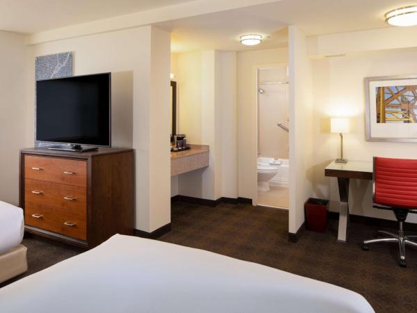 DoubleTree by Hilton Hotel & Suites Pittsburgh Downtown : photo 2 de la chambre chambre double avec 2 lits doubles - non-fumeurs