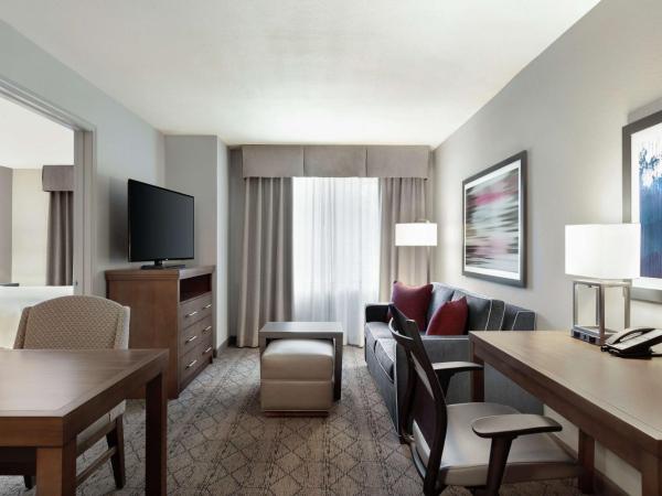 Homewood Suites by Hilton Portland Airport : photo 4 de la chambre suite lit queen-size - accessible aux personnes à mobilité réduite - non-fumeurs