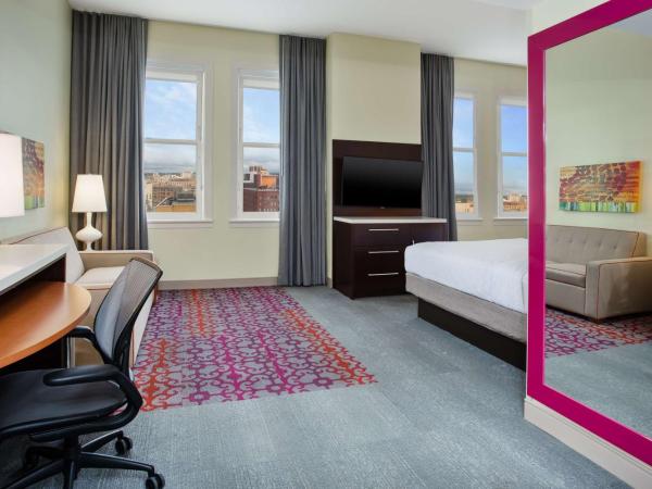 Home2 Suites by Hilton San Antonio Downtown - Riverwalk, TX : photo 2 de la chambre studio avec 2 lits queen-size - vue sur ville - non-fumeurs
