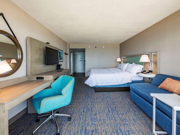Hampton Inn Virginia Beach Oceanfront North : photo 1 de la chambre studio lit king-size côté océan