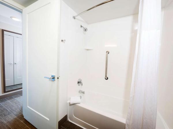 Hampton Inn Virginia Beach Oceanfront North : photo 8 de la chambre chambre lit queen-size - non-fumeurs - vue premium 