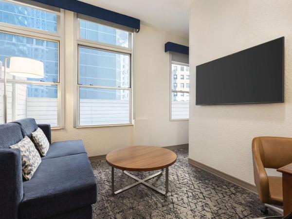 Hampton Inn Manhattan/Downtown- Financial District : photo 3 de la chambre suite studio exécutive avec lit king-size