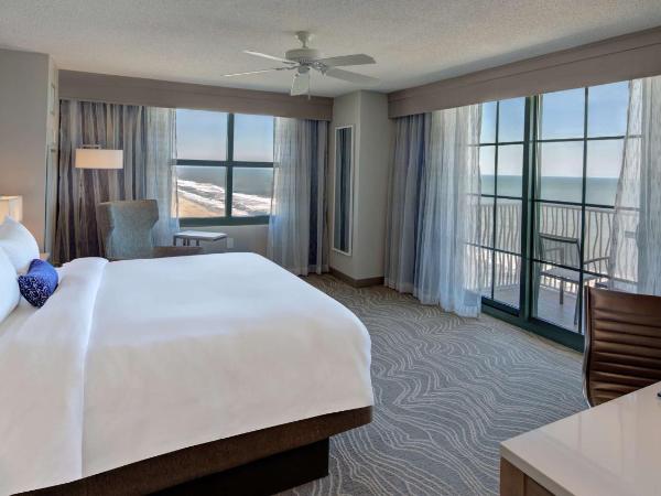 Hilton Virginia Beach Oceanfront : photo 2 de la chambre chambre d’angle lit king-size supérieure - côté océan