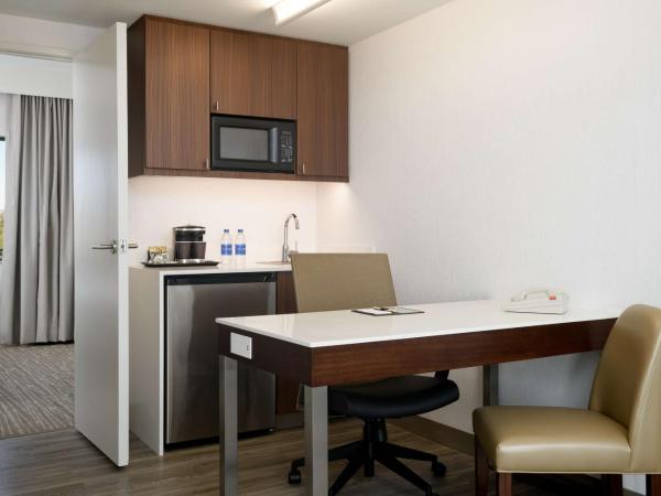 DoubleTree Suites by Hilton Phoenix : photo 4 de la chambre one-bedroom suite with two queen beds & sofa bed
