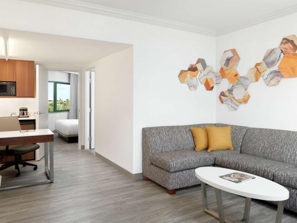 DoubleTree Suites by Hilton Phoenix : photo 7 de la chambre one-bedroom suite with king bed & sofa bed