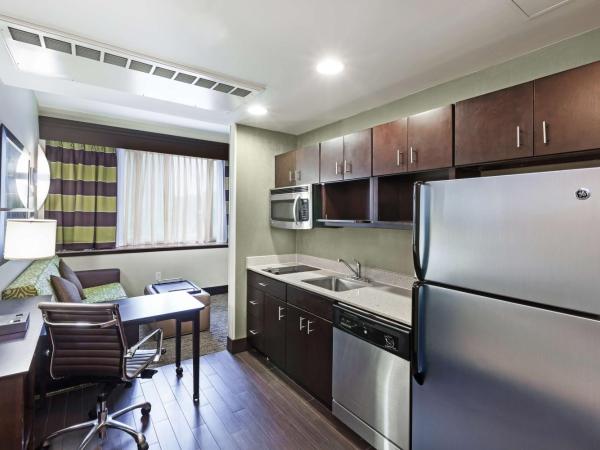Homewood Suites Dallas Downtown : photo 1 de la chambre suite d'angle 1 chambre lit king-size