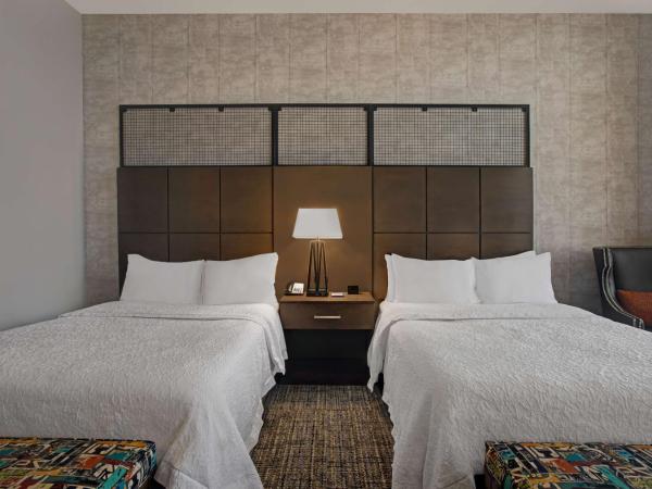 Hampton Inn and Suites Austin University Capitol : photo 1 de la chambre chambre 2 lits queen-size - non-fumeurs