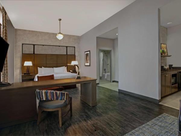 Hampton Inn and Suites Austin University Capitol : photo 1 de la chambre suite studio lit king-size avec canapé-lit – non-fumeurs