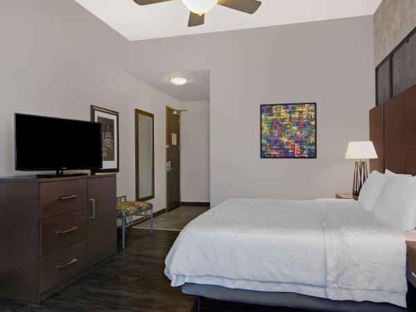 Hampton Inn and Suites Austin University Capitol : photo 1 de la chambre chambre lit king-size - non-fumeurs