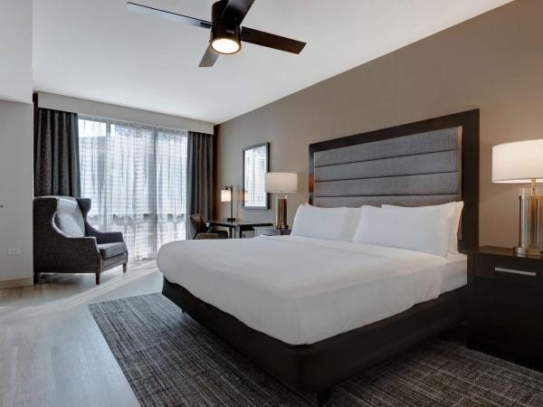 Homewood Suites Nashville Vanderbilt : photo 1 de la chambre king suite with accessible tub - mobility and hearing access/non-smoking