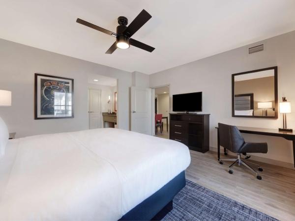 Homewood Suites Nashville Vanderbilt : photo 1 de la chambre suite 1 chambre lit king-size avec terrasse et vue – non-fumeurs