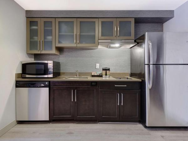 Homewood Suites Nashville Vanderbilt : photo 4 de la chambre king suite with accessible tub - mobility and hearing access/non-smoking