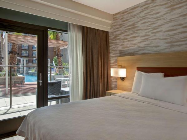 Home2 Suites By Hilton San Antonio Riverwalk : photo 2 de la chambre queen studio with two queen beds cabana - non-smoking