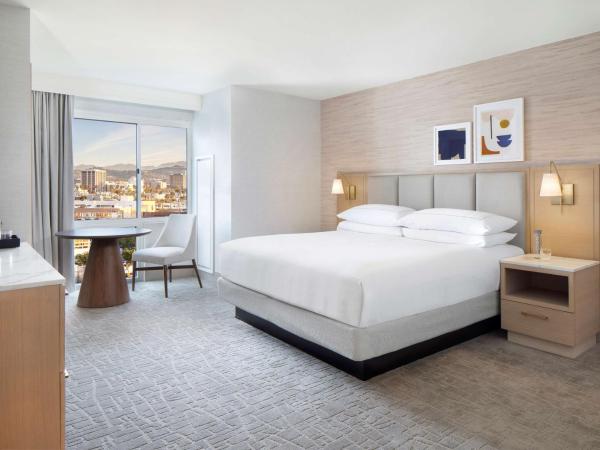 Hilton Santa Monica : photo 1 de la chambre chambre lit king-size