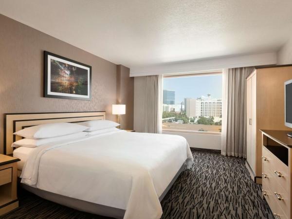 Embassy Suites by Hilton Convention Center Las Vegas : photo 4 de la chambre suite lit king-size