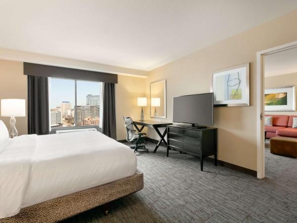 Hilton Garden Inn Atlanta Downtown : photo 1 de la chambre suite deluxe avec lit king-size