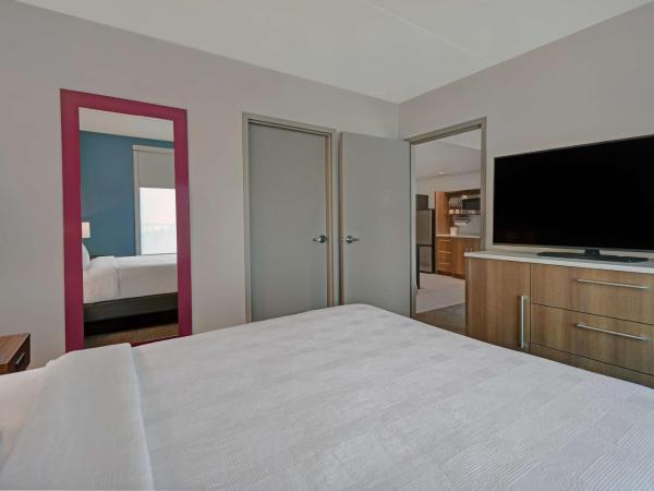 Home2 Suites by Hilton Atlanta Airport North : photo 2 de la chambre suite lit queen-size 1 chambre