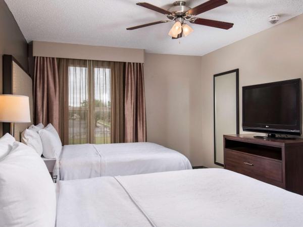 Homewood Suites by Hilton Austin South : photo 1 de la chambre chambre double avec deux lits doubles et une baignoire - accessible aux malentendants / non-fumeurs