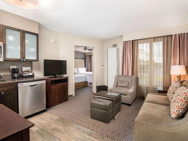 Homewood Suites by Hilton Austin South : photo 3 de la chambre chambre double avec deux lits doubles et une baignoire - accessible aux malentendants / non-fumeurs