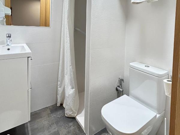 Pensión Sarasate : photo 4 de la chambre chambre double ou lits jumeaux