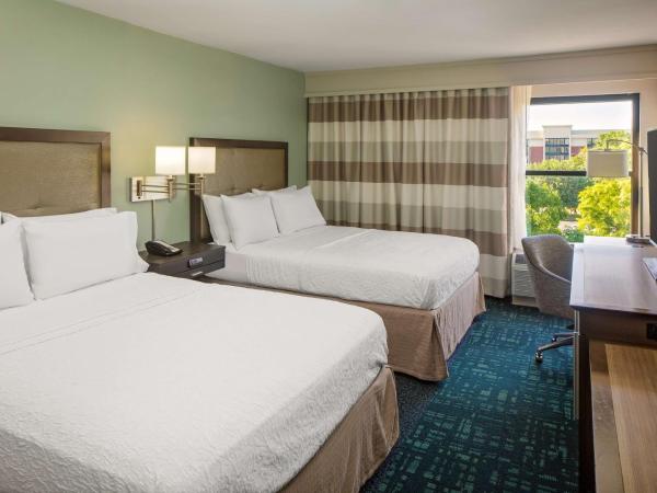 Hampton Inn & Suites Nashville-Airport : photo 4 de la chambre chambre avec 2 lits queen-size - non-fumeurs