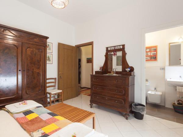 Al Quadrifoglio Bed & Breakfast : photo 5 de la chambre chambre double avec salle de bains privative