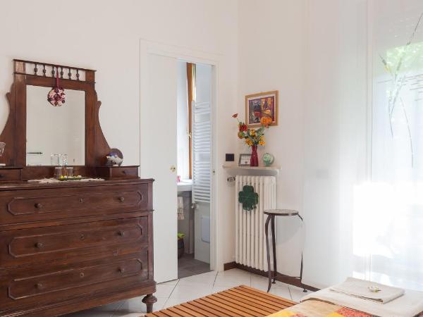 Al Quadrifoglio Bed & Breakfast : photo 6 de la chambre chambre double avec salle de bains privative